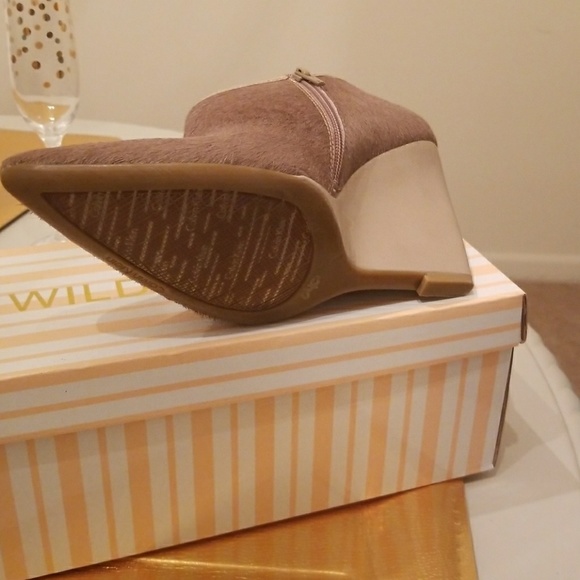 Booties - Picture 3 of 4